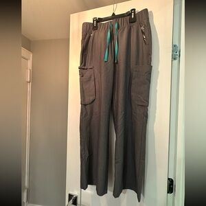 FIGS Women’s Straight Leg Scrub Pants. Size Small. Color Graphite